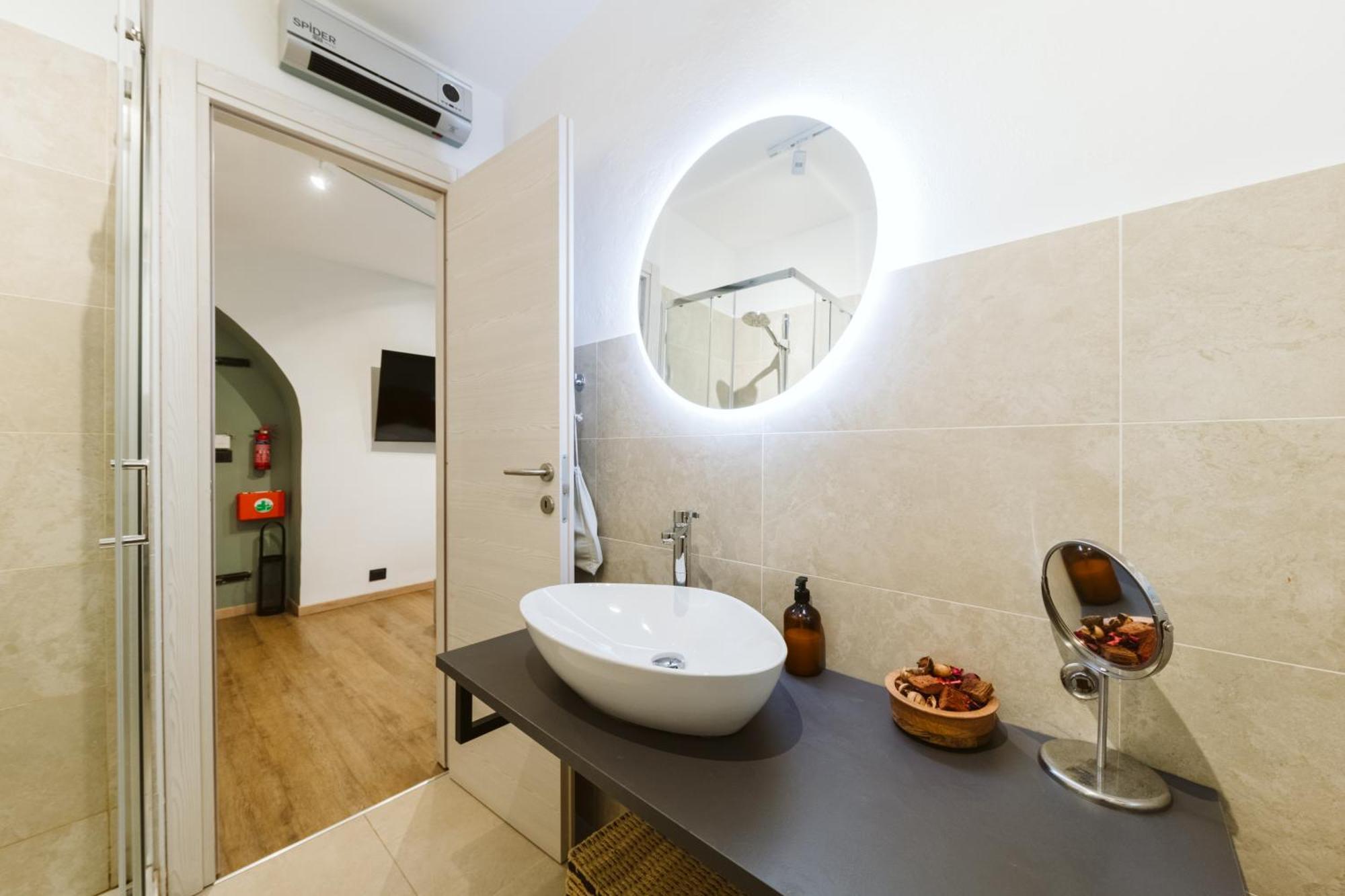 Giano Host - Capro Apartment Genoa Exterior photo